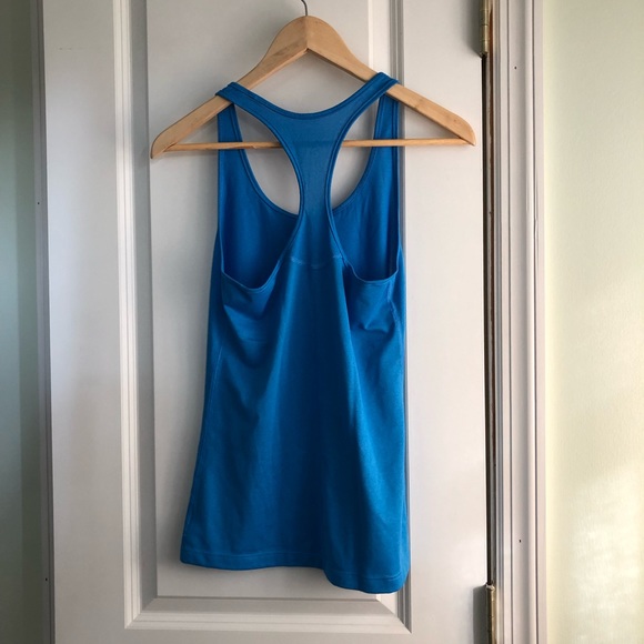 NIKE Dri-FIT Workout Tank NWOT - Picture 2 of 3